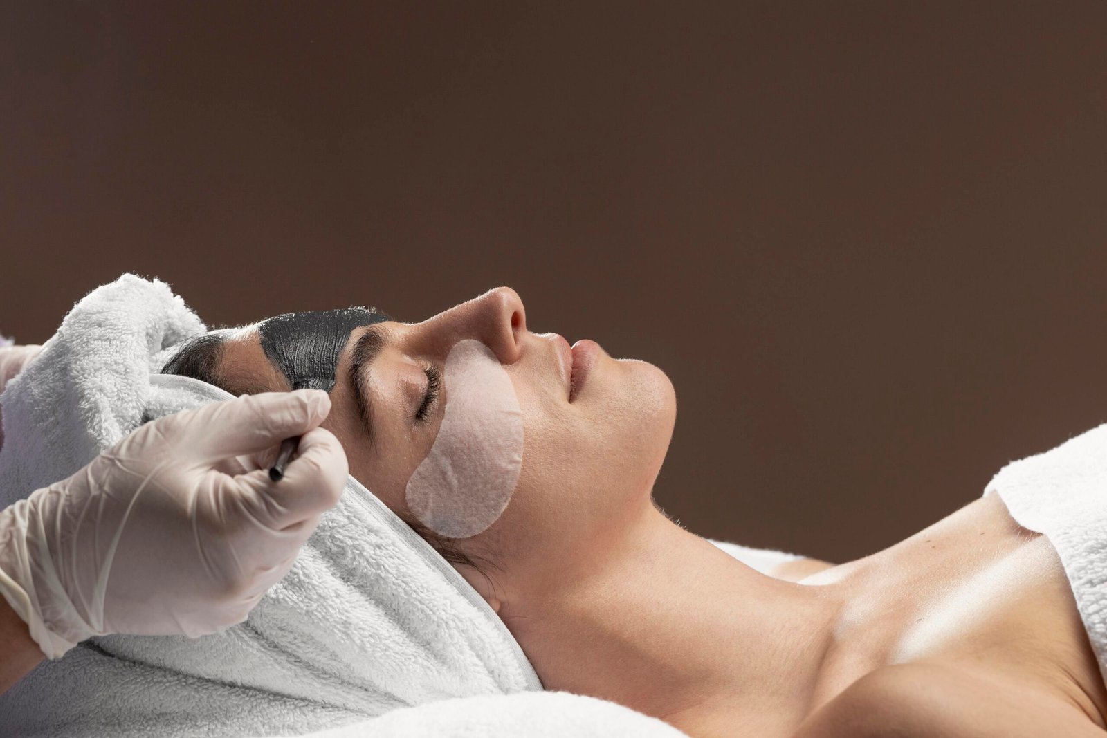 woman-relaxing-beauty-salon